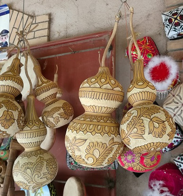 喀什葛尔古城:精美的手工艺品与勤劳悠闲的手艺人